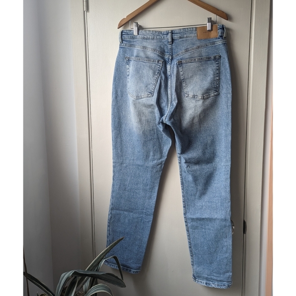 H&M High Waisted Mom Jeans - Picture 2 of 7